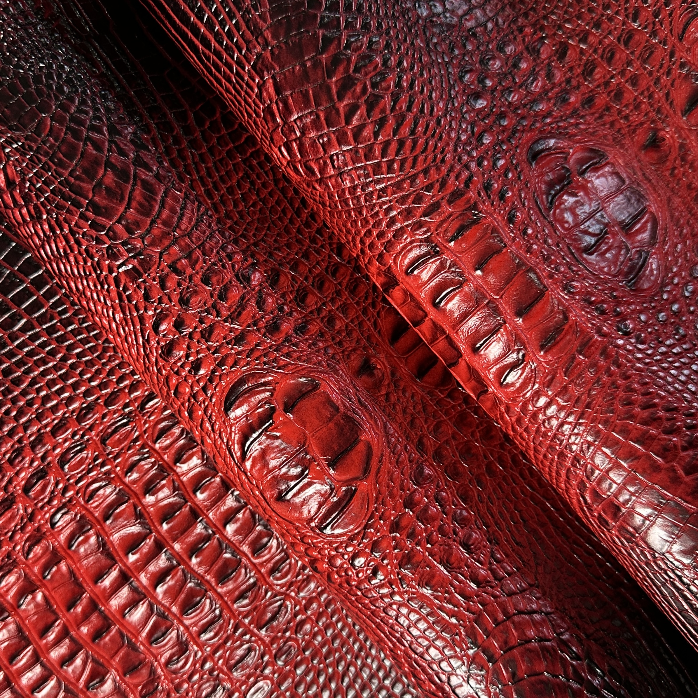 Искусственная кожа крокодил, красный
