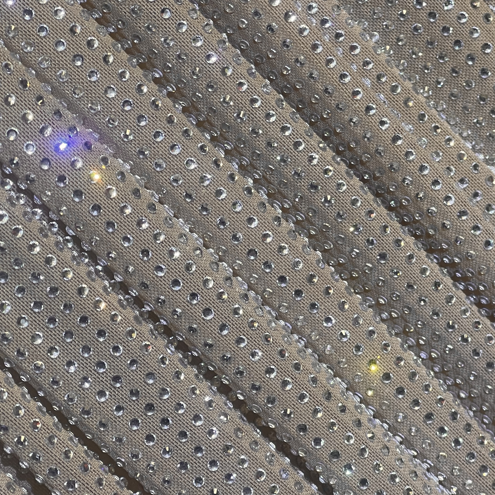 Сетка мелкая трикотажная с кристаллами SS10 CRYSTAL, тёмно-бежевый