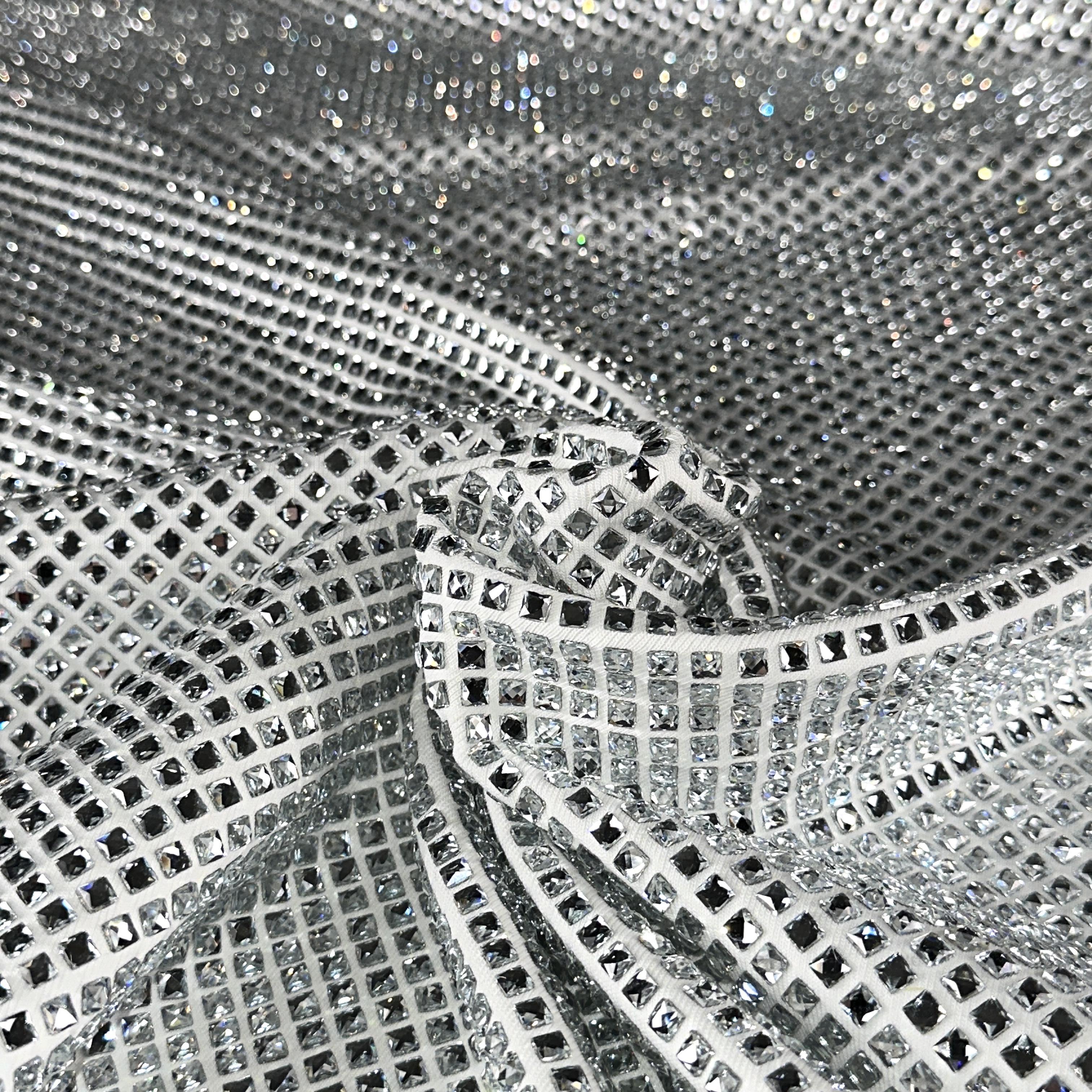 Трикотаж рибана с кристаллами 6×6 мм CRYSTAL, белый